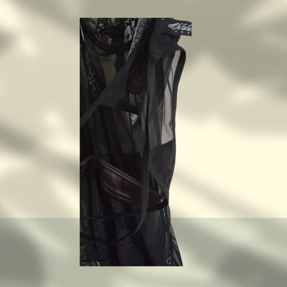 Intimate Set - Picture 6 of 8